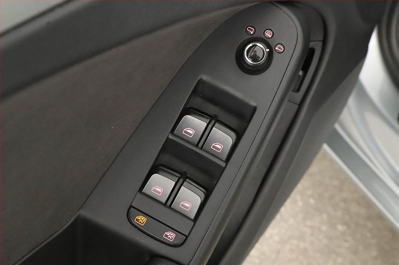 Audi A4 (2012) 2.0 TDI, Automat, Kůže - fotka 15 z 15