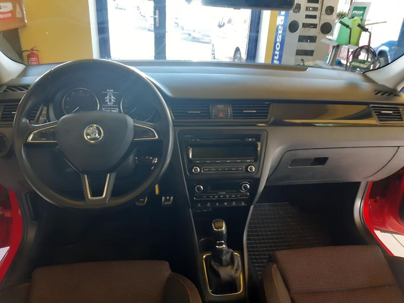 Škoda Rapid 1.2 TSI SPORT  - fotka 9 z 22