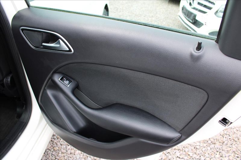 Mercedes-Benz Třídy B 180d NAVI, serviska,MANUAL - fotka 27 z 36