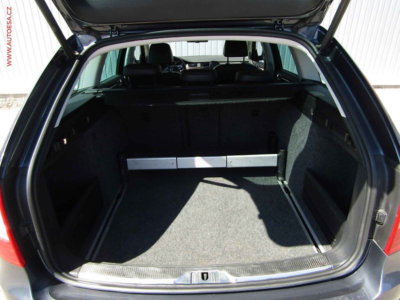 Škoda Superb (2014) 2.0TDi, Elegance, DSG, navi - fotka 7 z 23