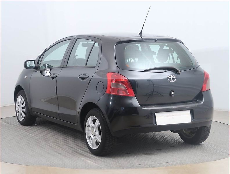 Toyota Yaris (2008) 1.0 VVT-i, po STK, CZ doklady - fotka 4 z 14