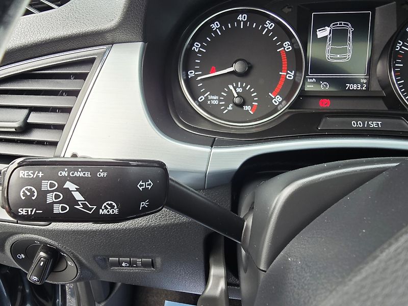 Škoda Fabia 1.2TSI NAVI 100% STAV 1Majitel - fotka 12 z 26
