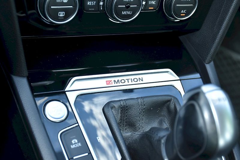 Volkswagen Passat (2017) HIGHLINE 2.0 BiTDI 176kW DSG 4 - fotka 22 z 31