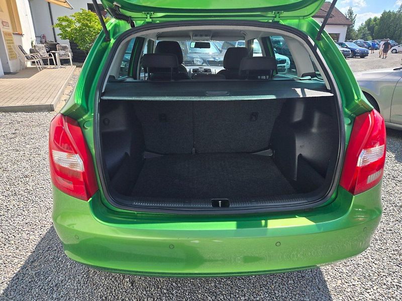 Škoda Fabia (2012) 1.2 TSI Serviska - fotka 17 z 34