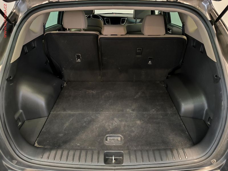Hyundai Tucson (2016) 1.7 CRDi, ČR, Navi, kamera - fotka 7 z 17