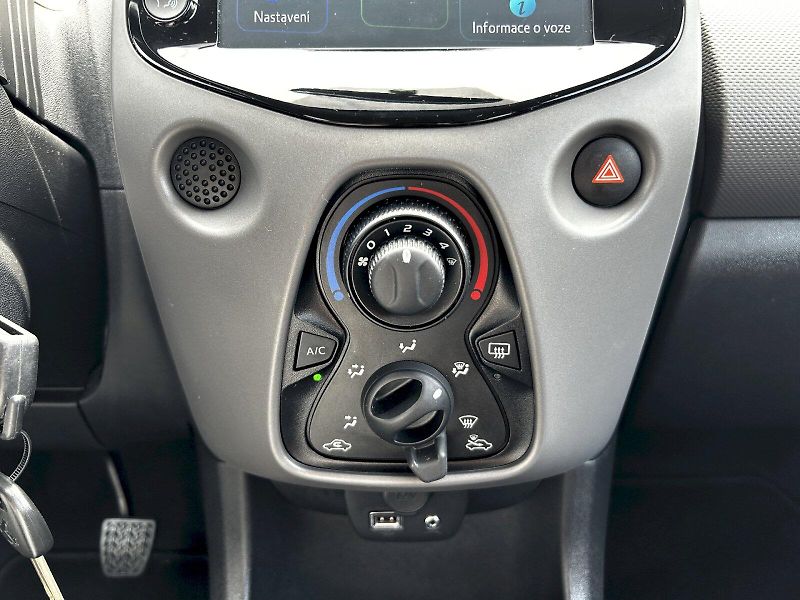 Peugeot 108 (2019) 1.0 VTi 53kW ETG5 ACTIVE - fotka 17 z 31