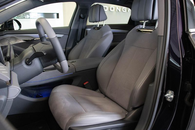 Voyah PASSION (2025) PHEV 4x4 - fotka 14 z 18