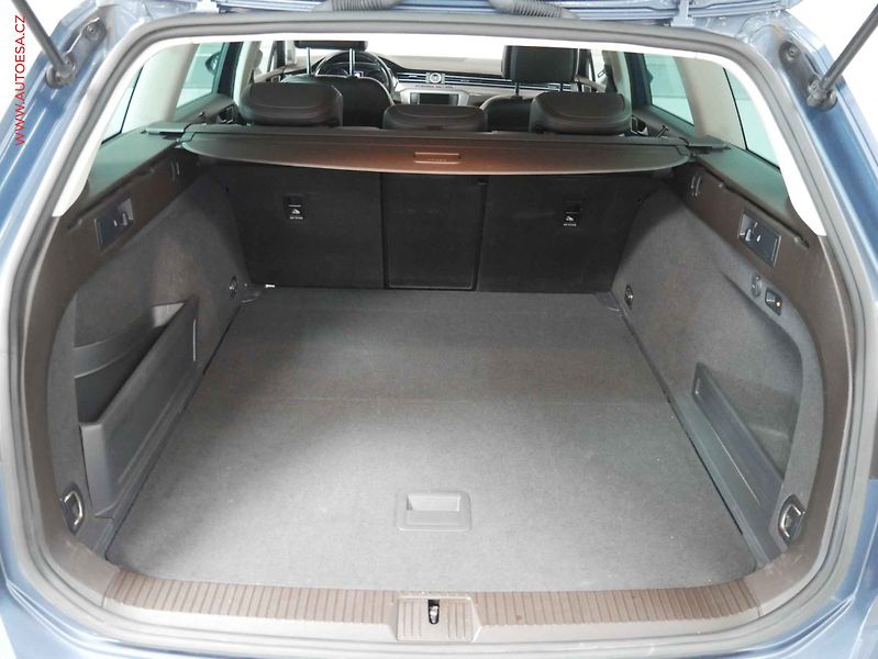 Volkswagen Passat (2016) 2.0TDi 4x4, ČR, Alltrack - fotka 7 z 24