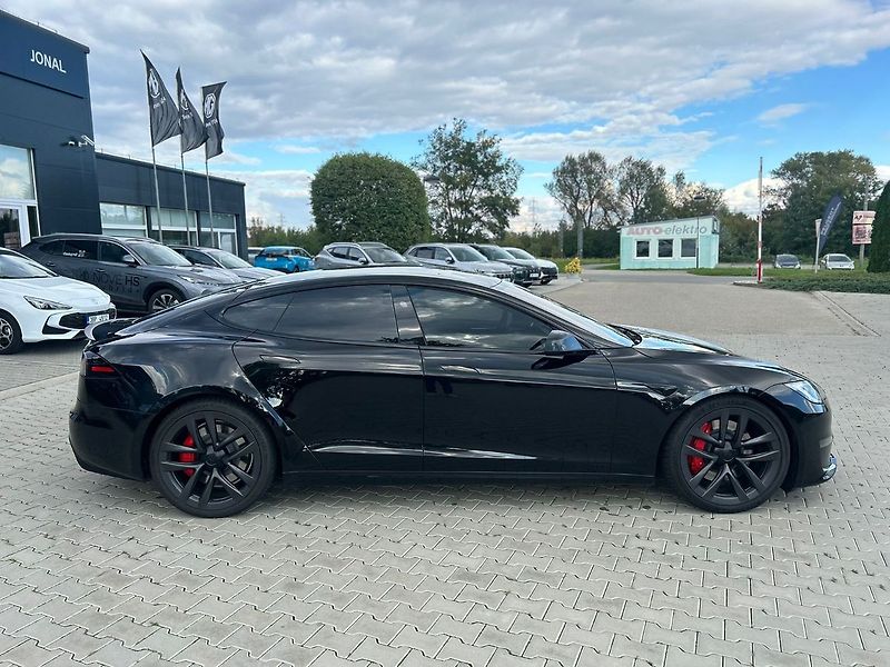 Tesla Model S - fotka 16 z 30