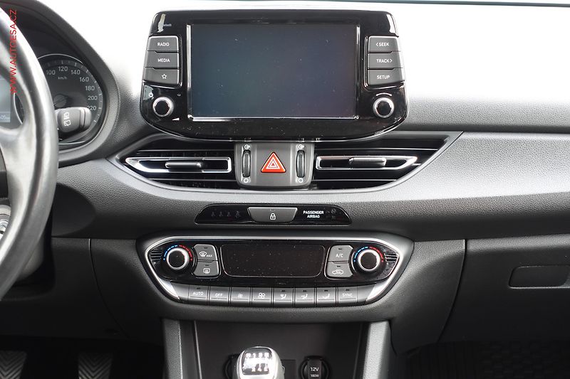 Hyundai i30 (2021) 1.5 T-GDi 48V, Smart - fotka 9 z 24