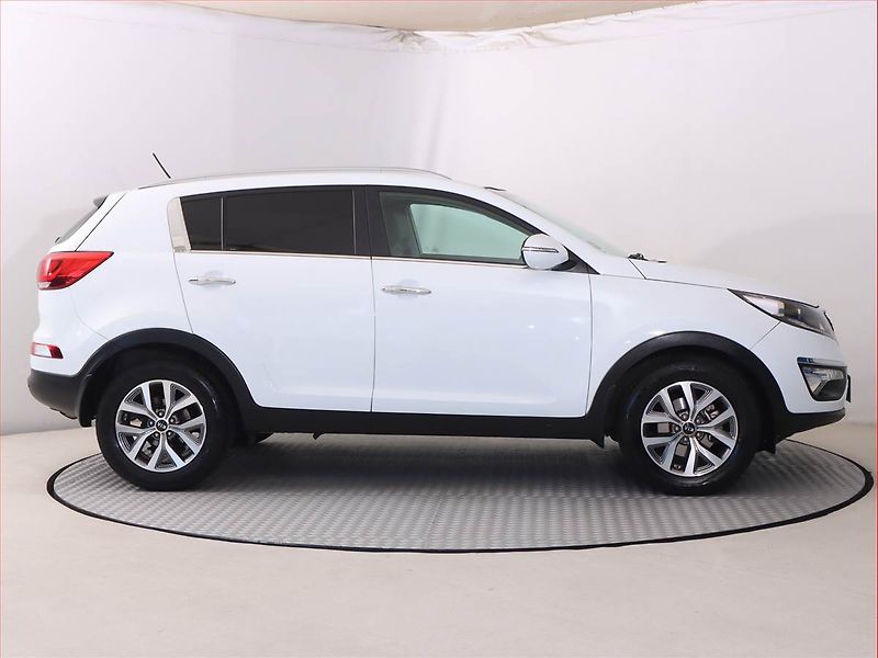 Kia Sportage (2015) 1.6 GDI, Serv.kniha, Tempomat - fotka 6 z 17