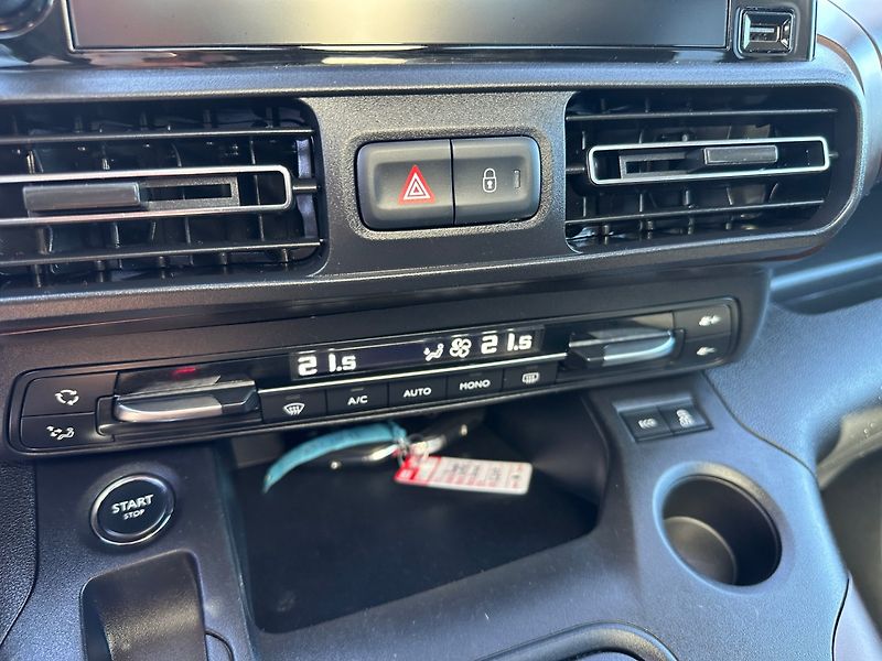Peugeot Rifter (2018) 1.5Hdi 96kw GT-line - fotka 24 z 29
