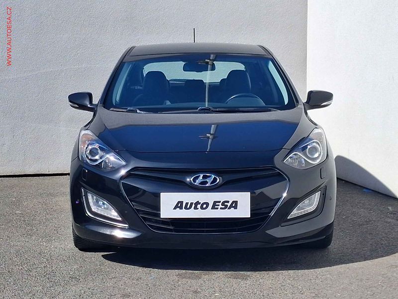 Hyundai i30 (2013) 1.6GDi, 2.maj, servis.kniha - fotka 2 z 19