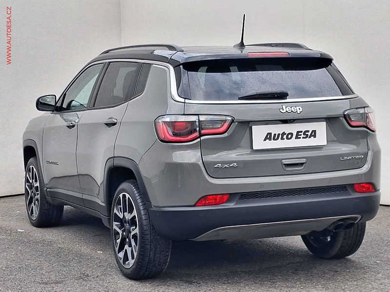 Jeep Compass (2019) 1.4 MultiAir 4X4, Limited - fotka 6 z 22