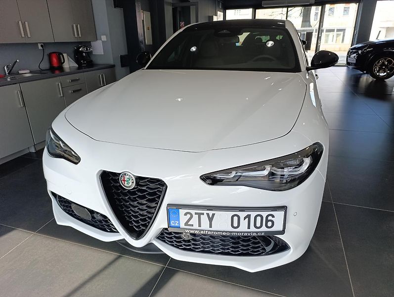 Alfa Romeo Giulia (2026) Veloce 2,2 JTDm 210k Q4 - fotka 2 z 20