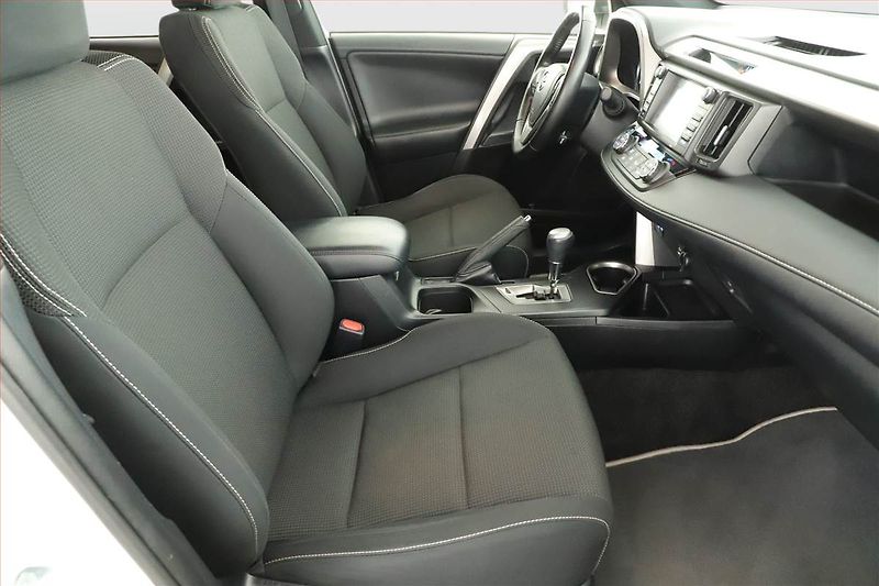 Toyota RAV4 (2018) 2.5 Hybrid, 4X4, Automat, ČR - fotka 7 z 19