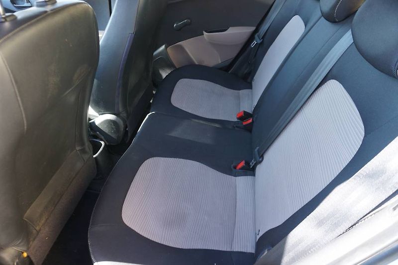 Hyundai i10 (2014) 1,0 1 MAJ V ČR - fotka 14 z 27