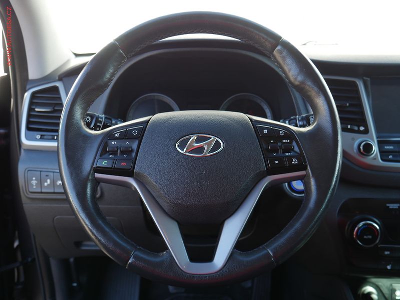Hyundai Tucson (2016) 2.0CRDi 4x4, 1.maj,ČR, Navi - fotka 17 z 19