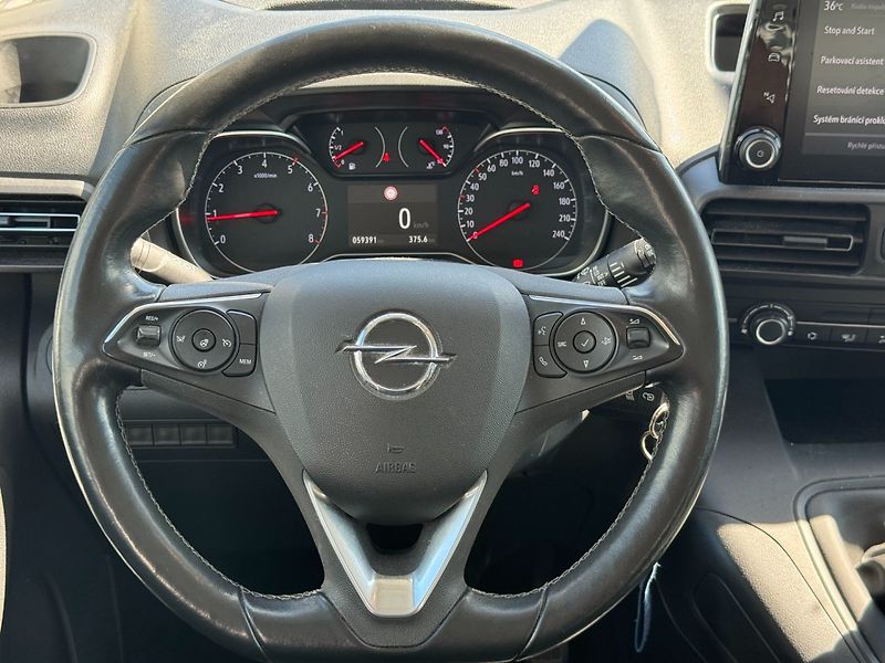 Opel Combo (2021) 1,2i 81 KW 7Míst L2 - fotka 15 z 30