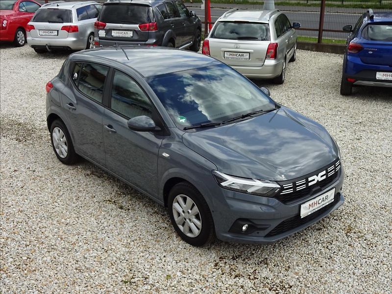Dacia Sandero 1,0 TCe 67kW - fotka 1 z 50