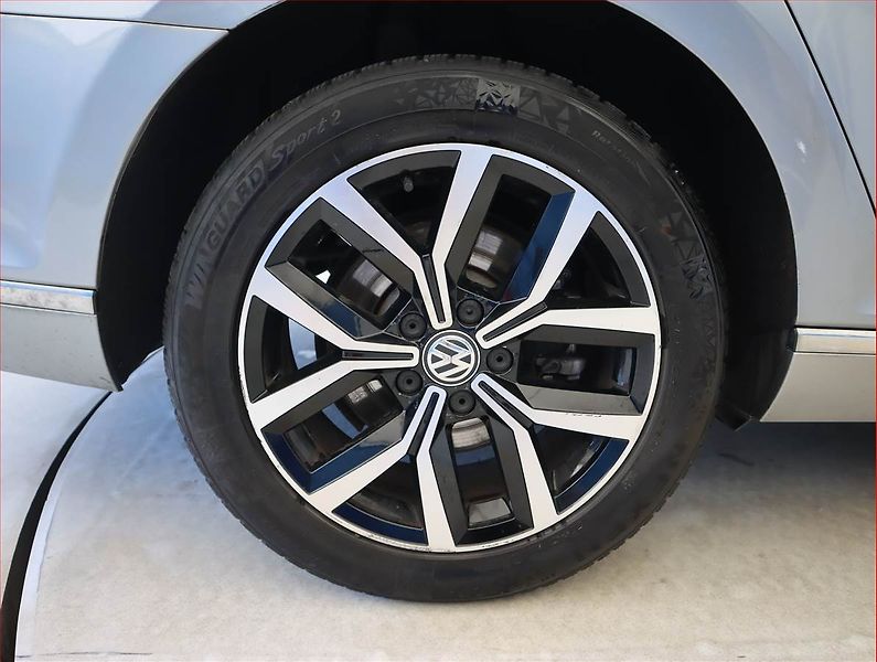 Volkswagen Passat (2018) 2.0 TDI, Automat, Kůže, Navi - fotka 15 z 20