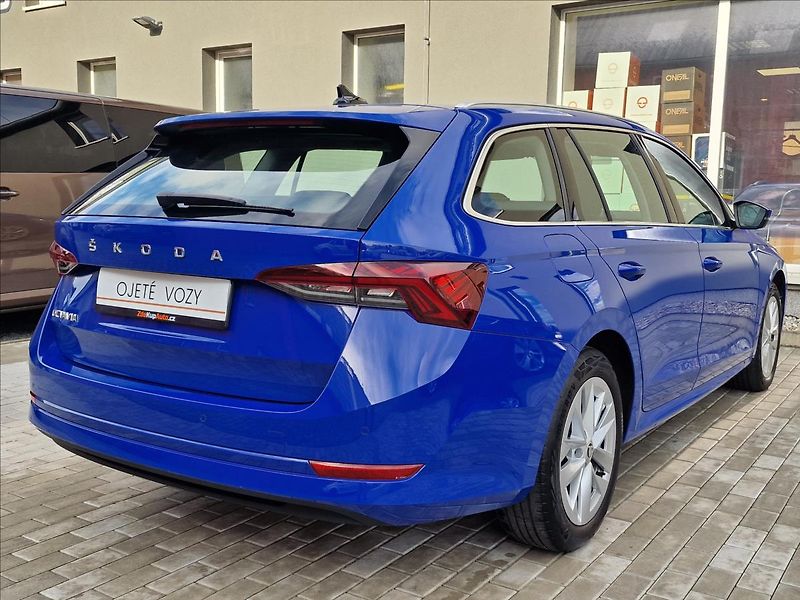 Škoda Octavia 2.0 TDI Style Combi,ČR,1.Maj. - fotka 10 z 49