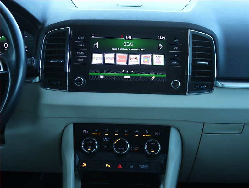 Škoda Karoq (2019) 2.0 TDI, Serv.kniha, Kůže - fotka 12 z 25