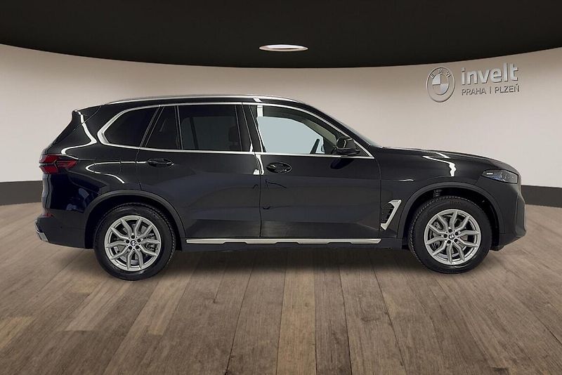 BMW X5 xDrive30d - fotka 2 z 14