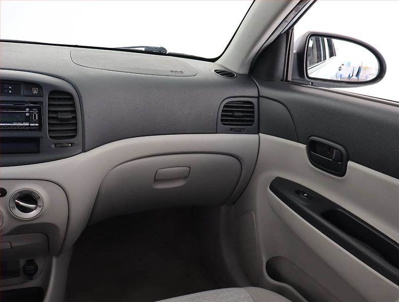 Hyundai Accent (2008) 1.4i, Klima, pěkný stav - fotka 8 z 17