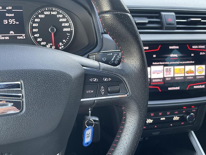 Seat Arona (2020) 1.5 TSI 110 kW FR - fotka 16 z 35