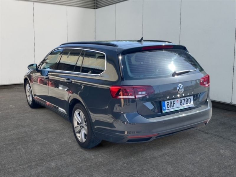Volkswagen Passat 2,0 TDI 110 Business - fotka 4 z 11