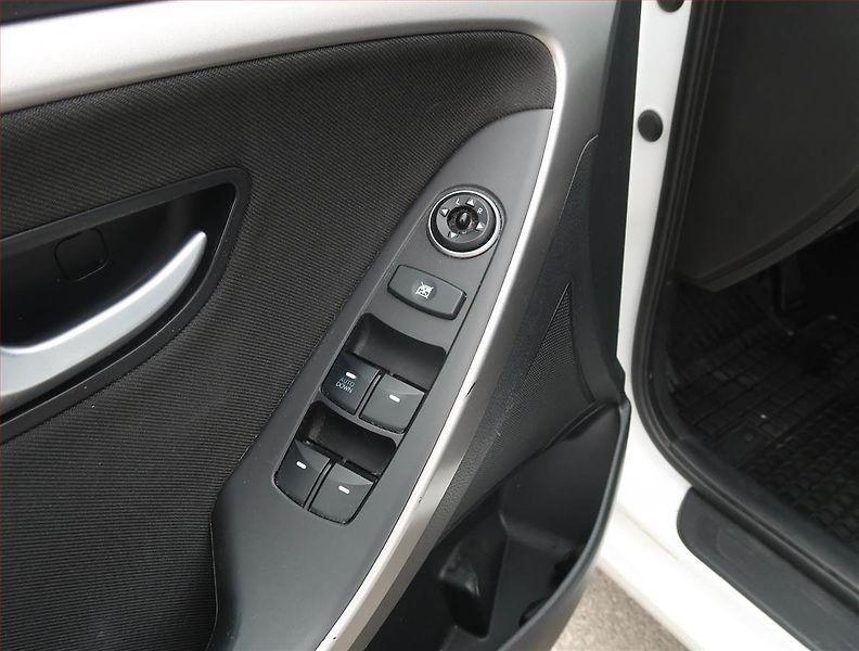 Hyundai i30 (2016) 1.6 MPI, Tempomat - fotka 16 z 16