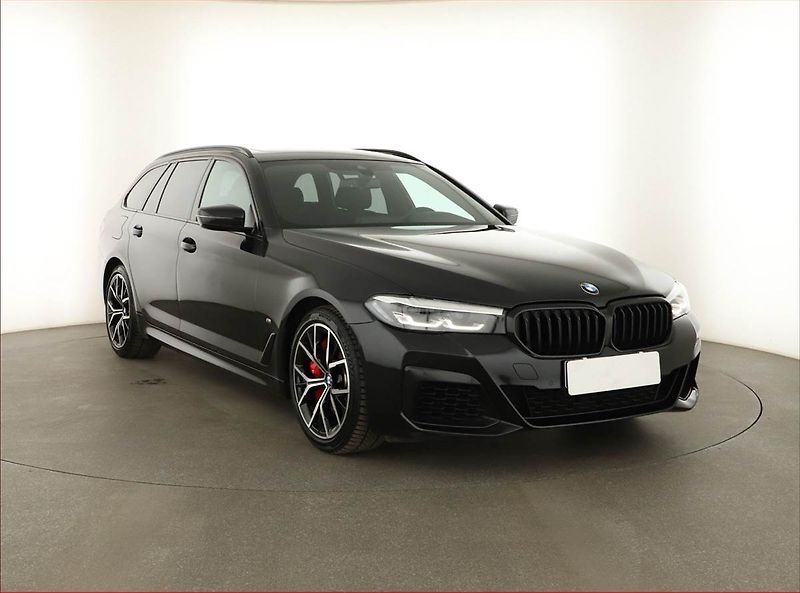 BMW Řada 5 (2021) 540i xDrive - fotka 1 z 20
