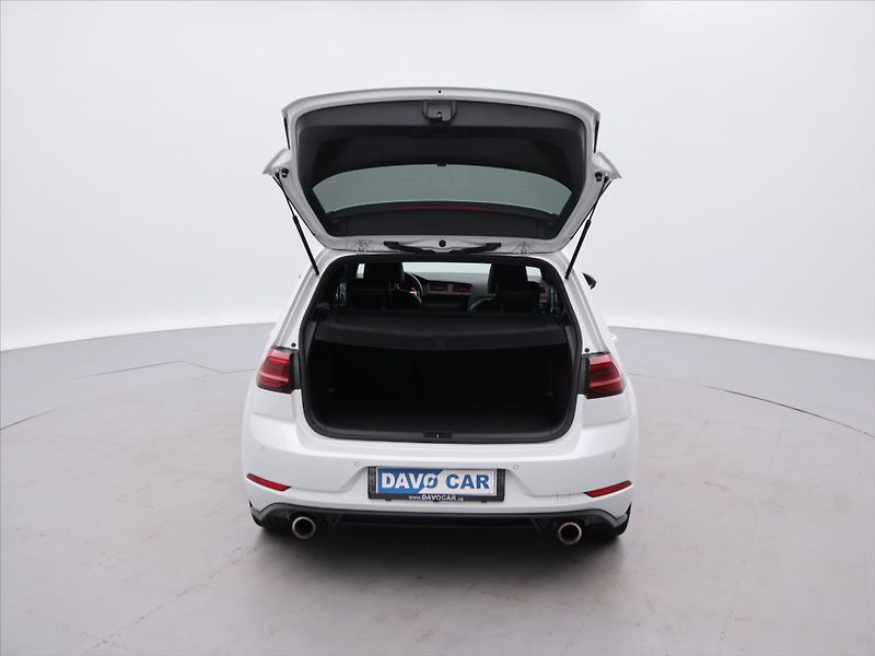 Volkswagen Golf 2,0 TSI GTI 180kW Performance - fotka 9 z 29