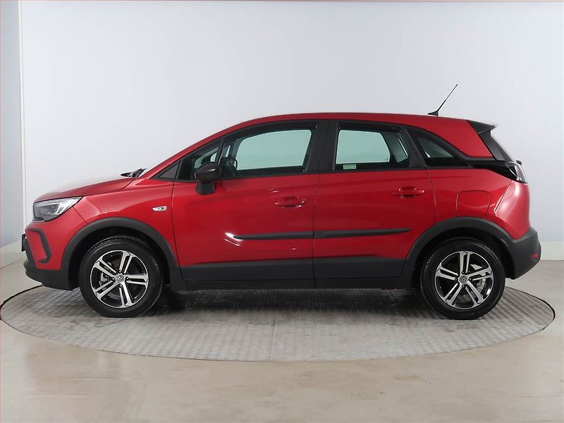 Opel Crossland X (2024) 1.2 Turbo, ČR,1.maj - fotka 3 z 17