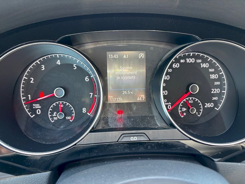 Volkswagen Golf Sportsvan (2015) Highline 1,4 TSI (92 kW) - fotka 19 z 31
