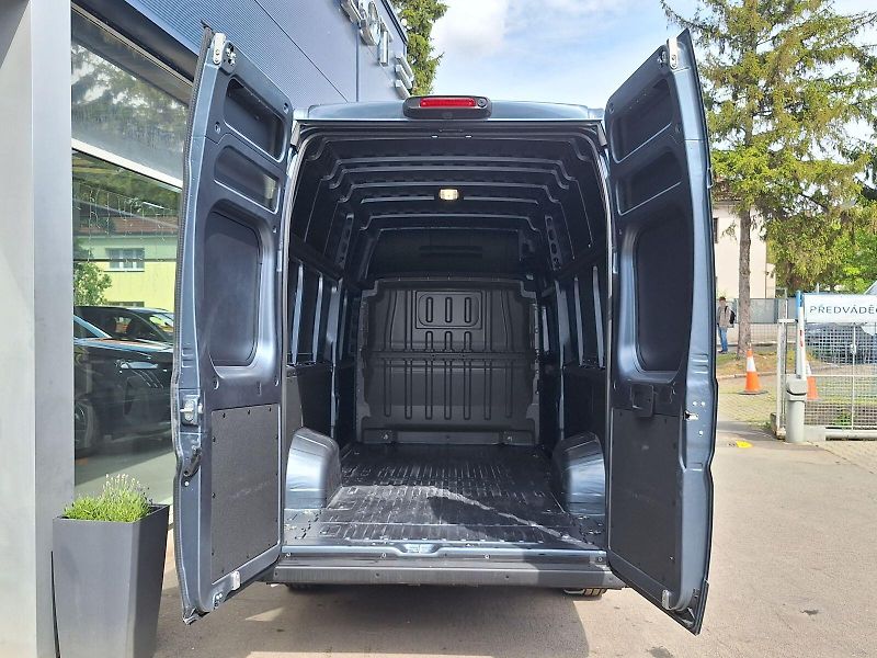 Peugeot Boxer (2026) FG 4350 L4H3 BHDi 180k EAT8 - fotka 11 z 31