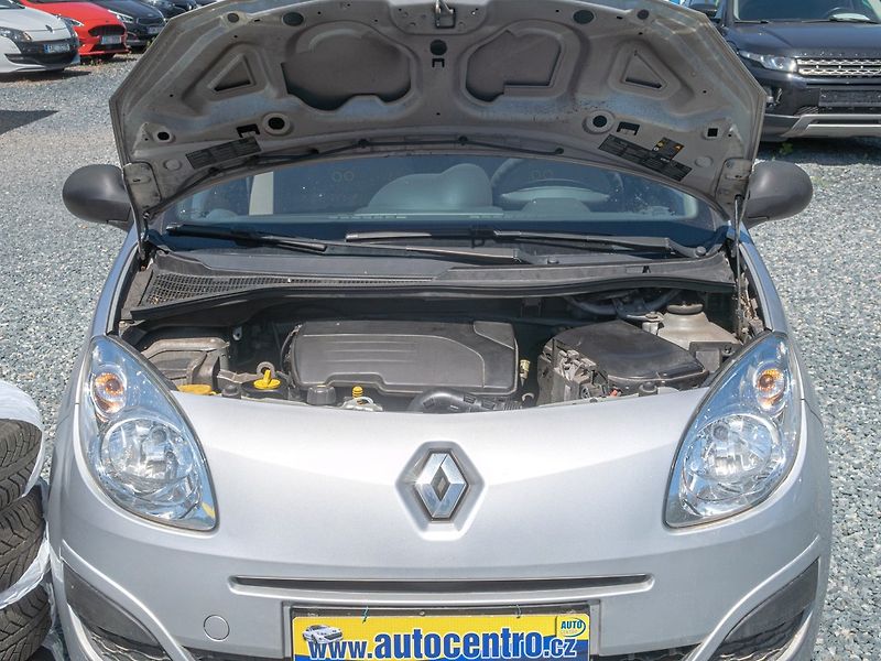 Renault Twingo (2010) 1.2i 55KW – 2x KOLA - fotka 29 z 36