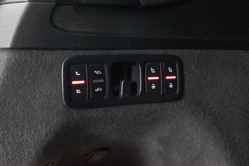 Audi Q7 3.0TDI REZERVACE - fotka 49 z 51