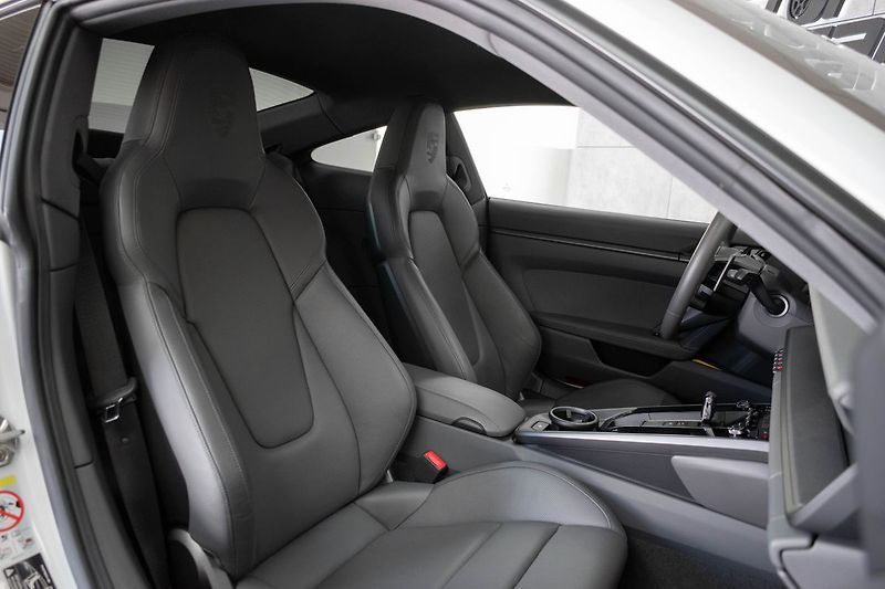 Porsche 911 992 CARRERA 4*BLACK PAKET*DPH* - fotka 10 z 29
