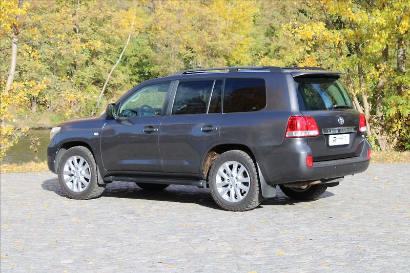Toyota Land Cruiser 200 4.5 D-4D V8 / CZ - fotka 35 z 38