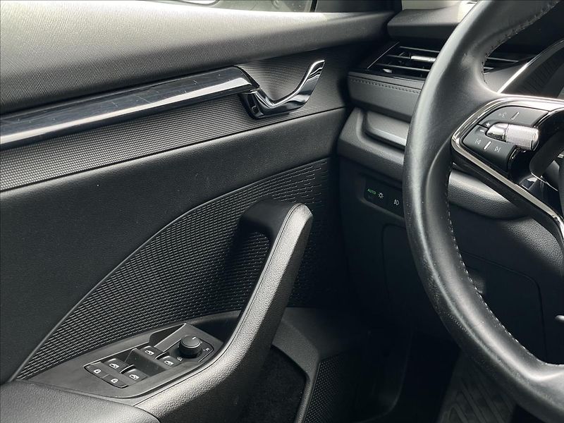 Škoda Octavia 2,0 TDI Combi Ambition Plus - fotka 13 z 21
