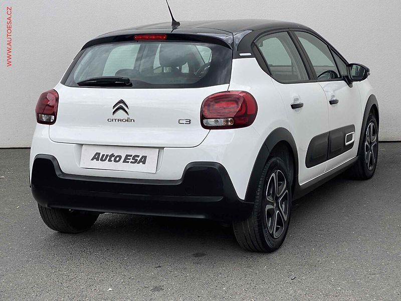 Citroën C3 (2022) 1.2 PT, Shine, LED, navi - fotka 4 z 17