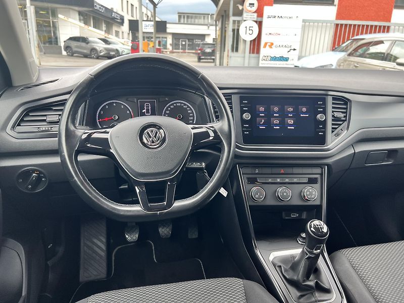Volkswagen T-Roc 1.0 - fotka 10 z 22