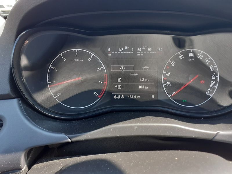 Opel Corsa (2016) 1.4 i AUTOMAT - fotka 14 z 34