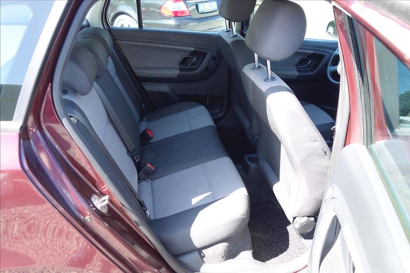 Škoda Fabia 1,2 TSi 63KW, KLIMA, ACTIVE. - fotka 12 z 27