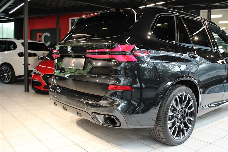 BMW X5 xDrive30d M Sport Pro DAProf/3 - fotka 9 z 43