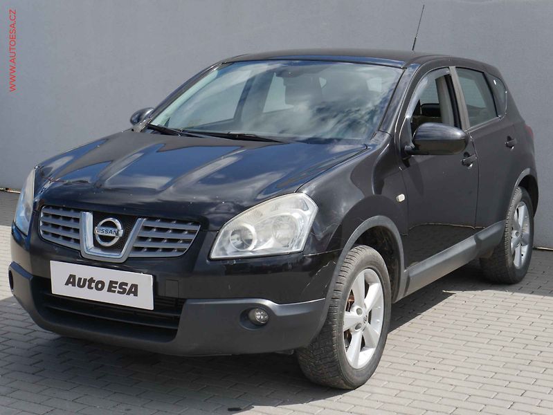 Nissan Qashqai (2009) 2.0dCi 4x4, AC, temp - fotka 3 z 19
