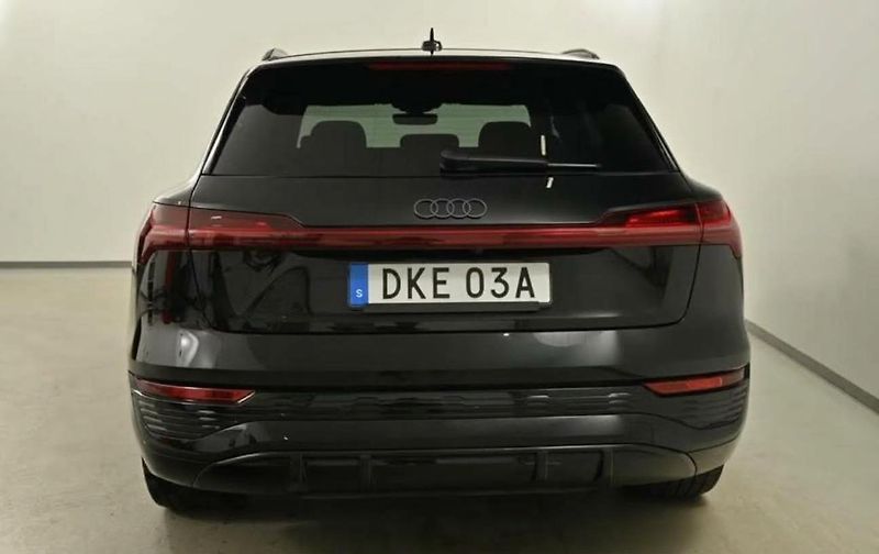 Audi Q8 e-tron 55 Q Edition S-Line 360k Pano - fotka 4 z 10