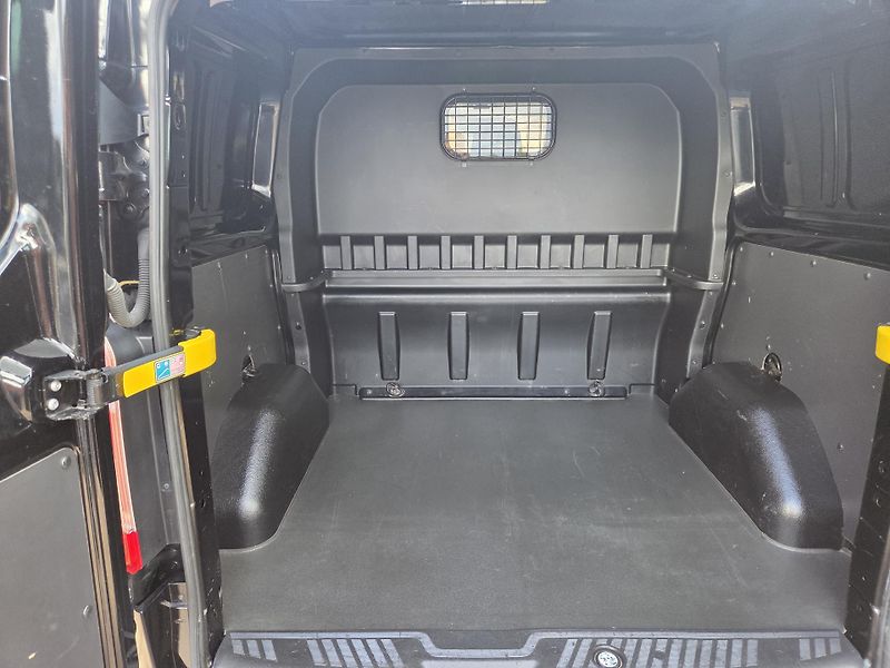 Ford Transit Custom 2.2 TDCi 114kW  5míst  - fotka 31 z 54